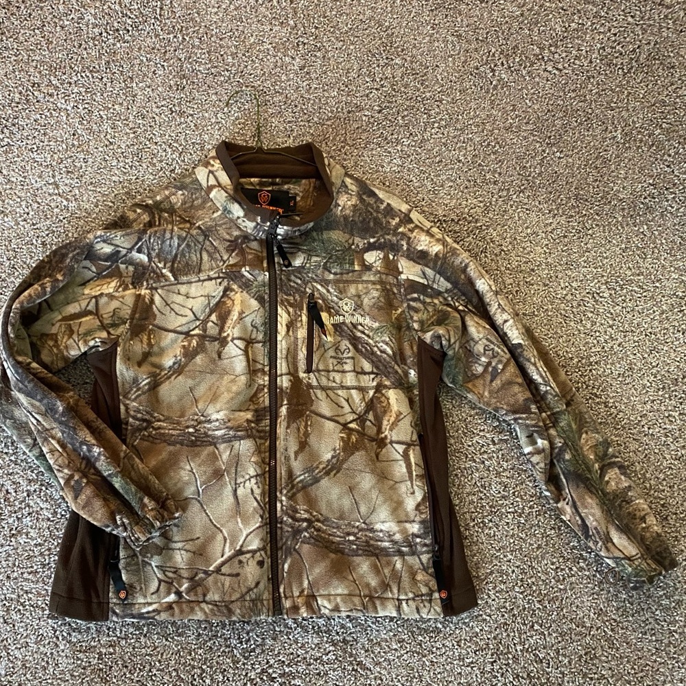 Women’s size XL Game Winner camo fleece jacket